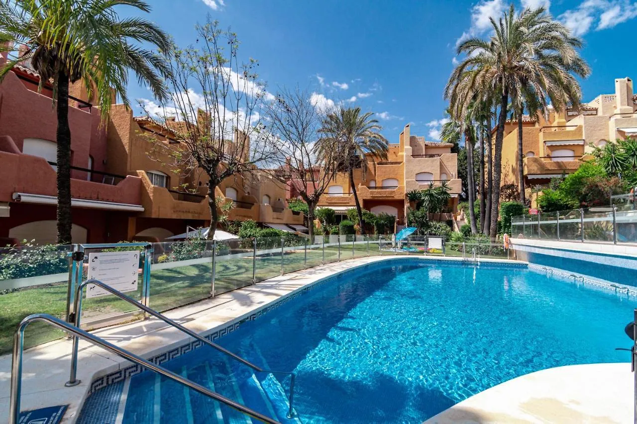 Σπίτι διακοπών Tropical Palmy 3 Bedroom Townhouse In Nueva Andalucia Close To Puerto Banus Μαρμπέλλα