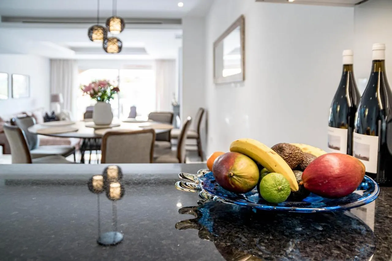 Tropical Palmy 3 Bedroom Townhouse In Nueva Andalucia Close To Puerto Banus Μαρμπέλλα
