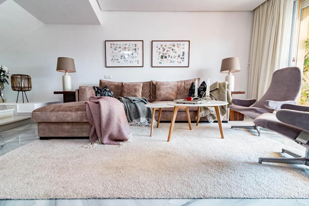 Tropical Palmy 3 Bedroom Townhouse In Nueva Andalucia Close To Puerto Banus Μαρμπέλλα Ισπανία