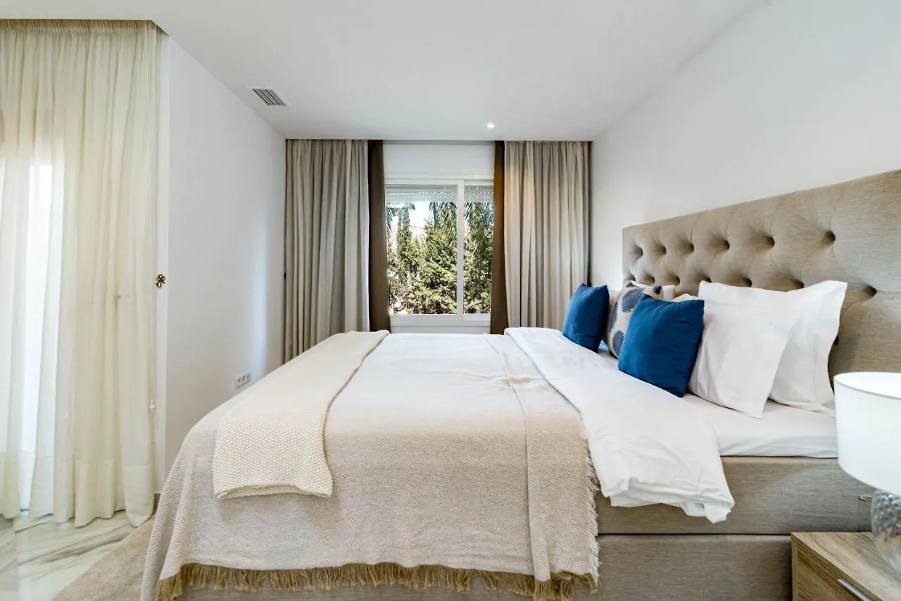 Σπίτι διακοπών Tropical Palmy 3 Bedroom Townhouse In Nueva Andalucia Close To Puerto Banus Μαρμπέλλα Ισπανία