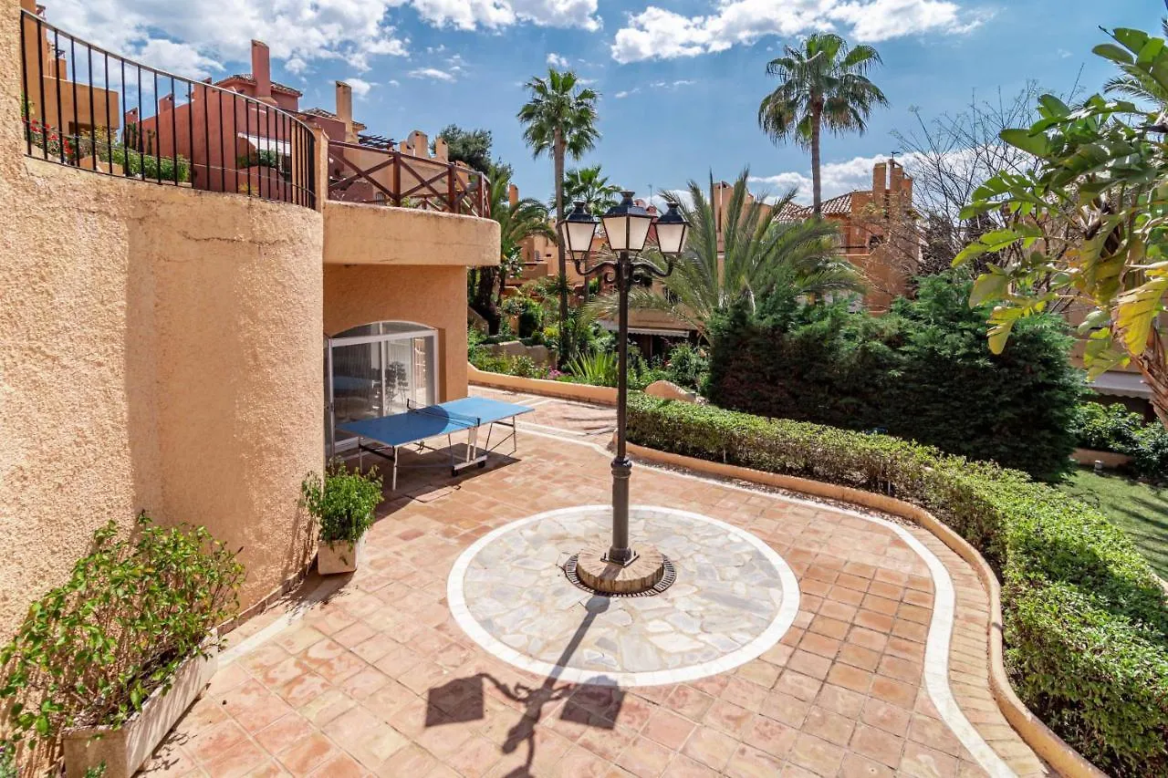 Tropical Palmy 3 Bedroom Townhouse In Nueva Andalucia Close To Puerto Banus Μαρμπέλλα 0*,  Ισπανία
