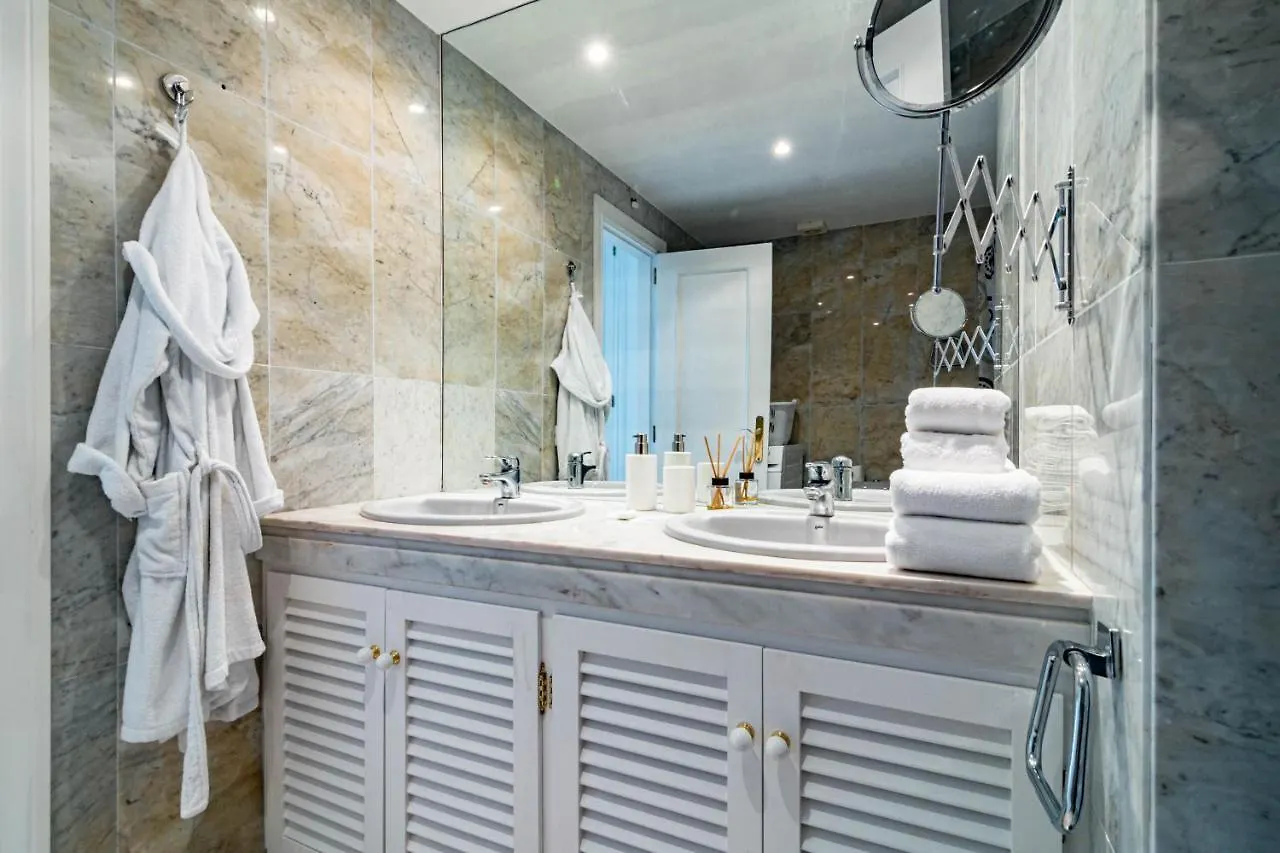 Tropical Palmy 3 Bedroom Townhouse In Nueva Andalucia Close To Puerto Banus Μαρμπέλλα Ισπανία