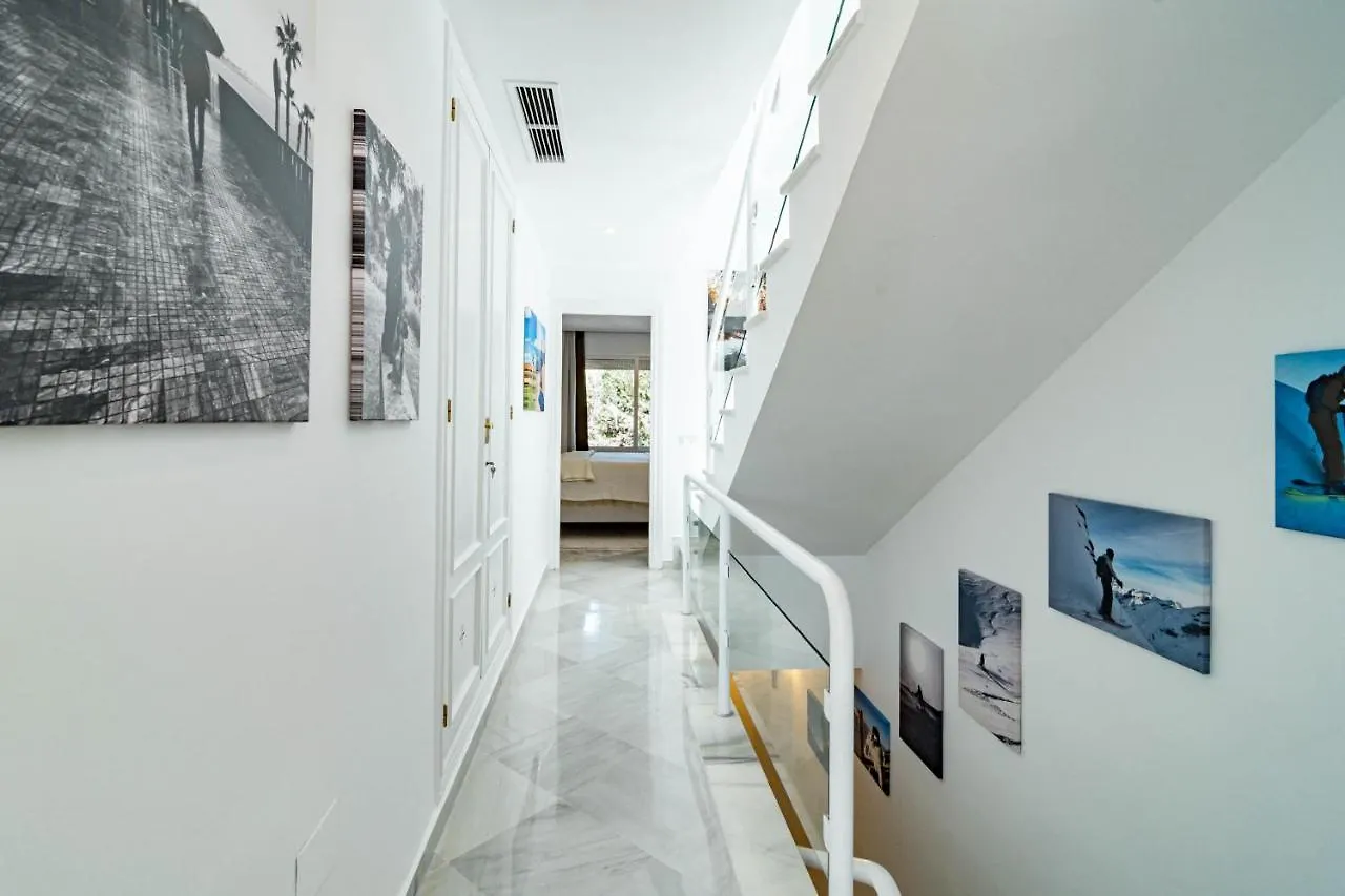 Tropical Palmy 3 Bedroom Townhouse In Nueva Andalucia Close To Puerto Banus Marbella Feriehus